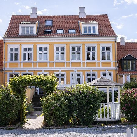 Arnfeldt Hotel Ærøskøbing エクステリア 写真