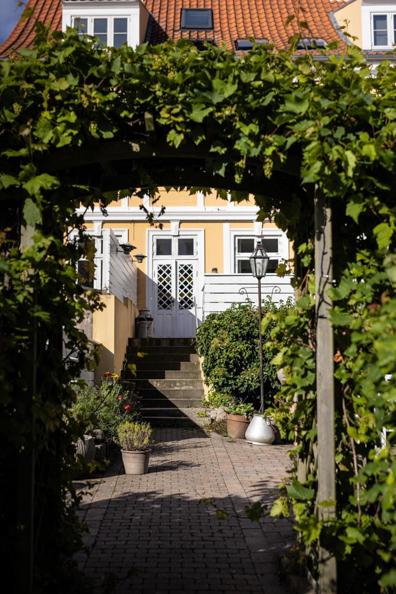 Arnfeldt Hotel Ærøskøbing エクステリア 写真