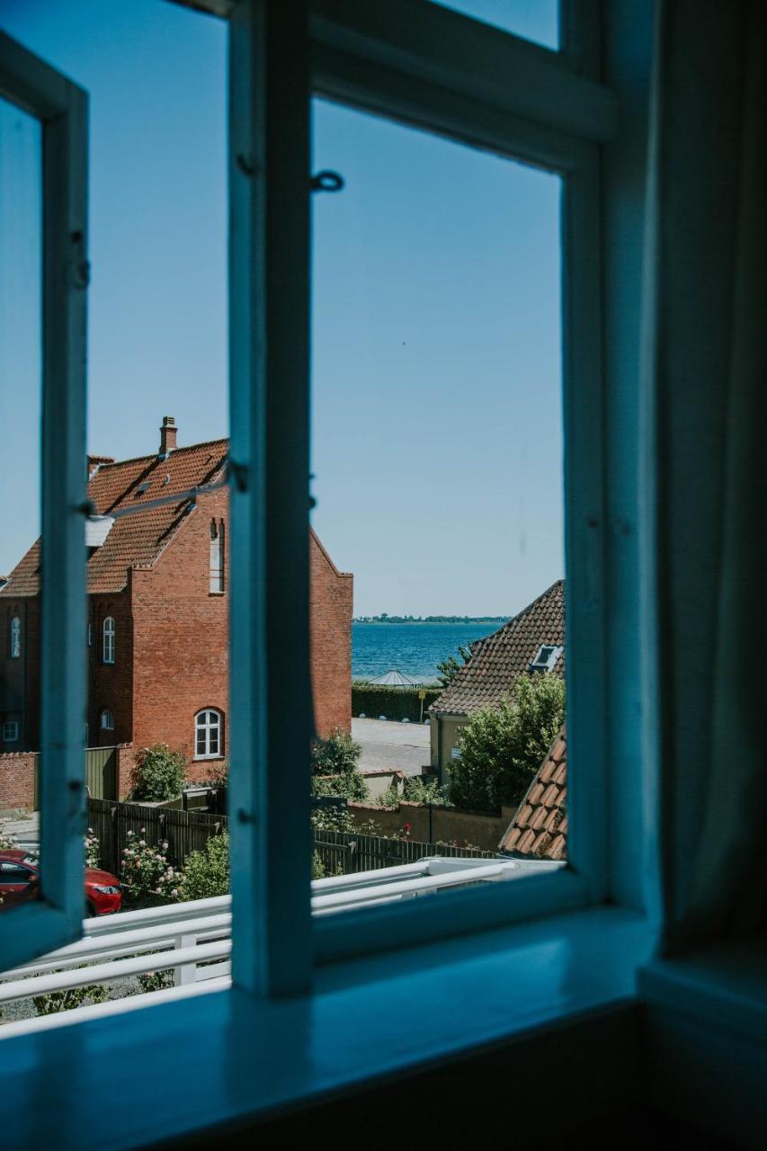 Arnfeldt Hotel Ærøskøbing エクステリア 写真